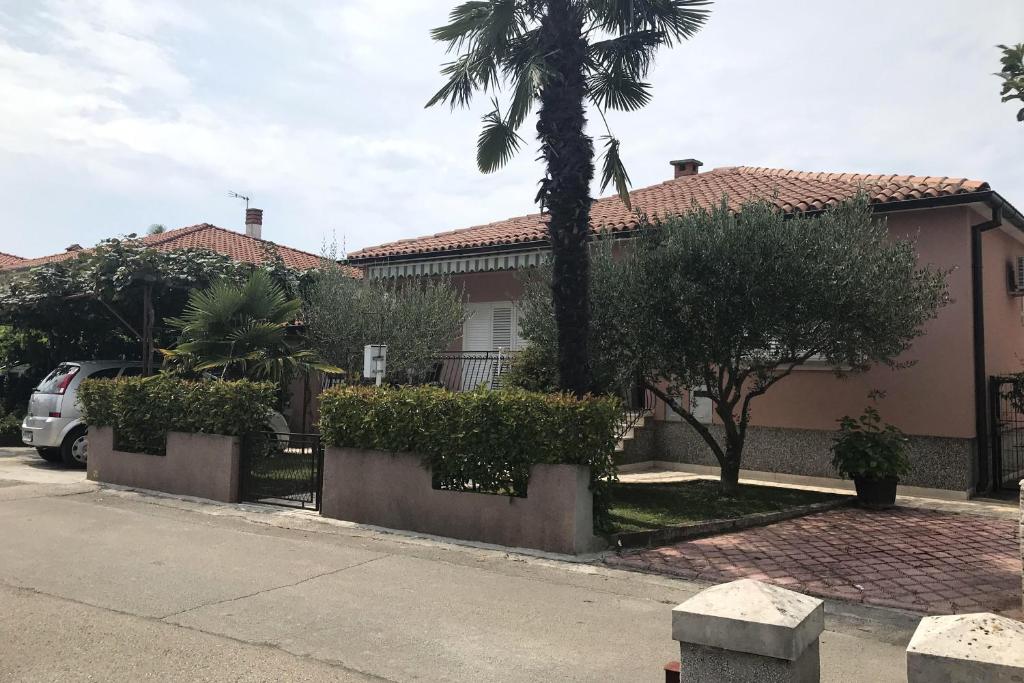 Apartments with parking space Umag - 7126