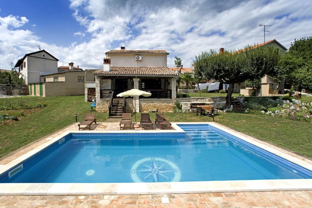 Zdjęcie z galerii obiektu Family friendly house with a swimming pool Sveti Petar u Sumi, Central Istria - Sredisnja Istra - 7092 w mieście Sveti Petar u Šumi
