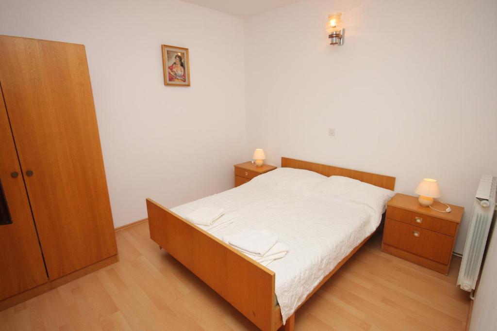 Zdjęcie z galerii obiektu Apartments with WiFi Vrsar, Porec - 7044 w mieście Vrsar