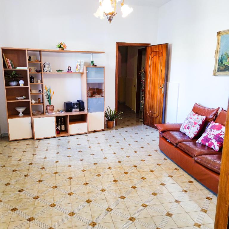 Casa Vacanze Sant'Antioco - Spazioso apt. vista giardino