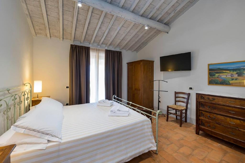 Agriturismo Podere l'Aione - Suite With Terrace