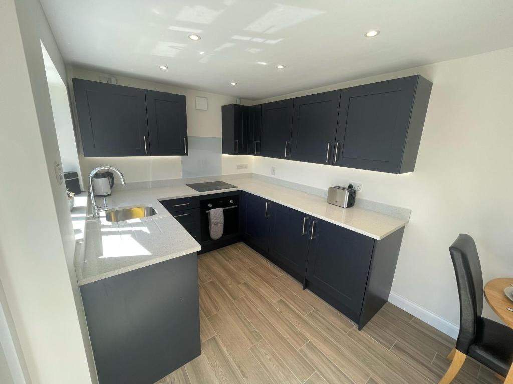 Beautiful Private Detached 1Bed Bungalow, Dinas Powis (updated prices