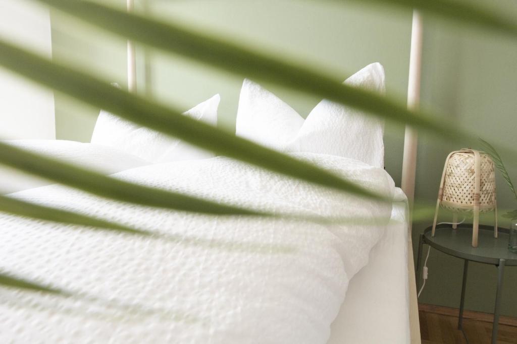 Sunny Apartment near Belvedere Castle - 8