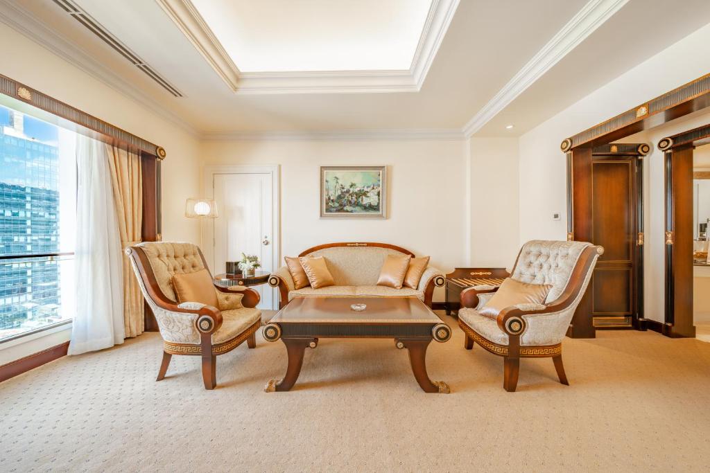 Posezení v ubytování Lotte Hotel Saigon