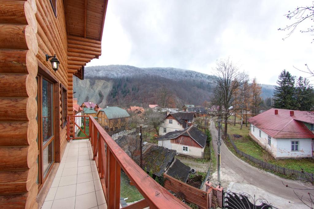 Nespecifikovaný výhled na hory nebo výhled na hory při pohledu z hotelu