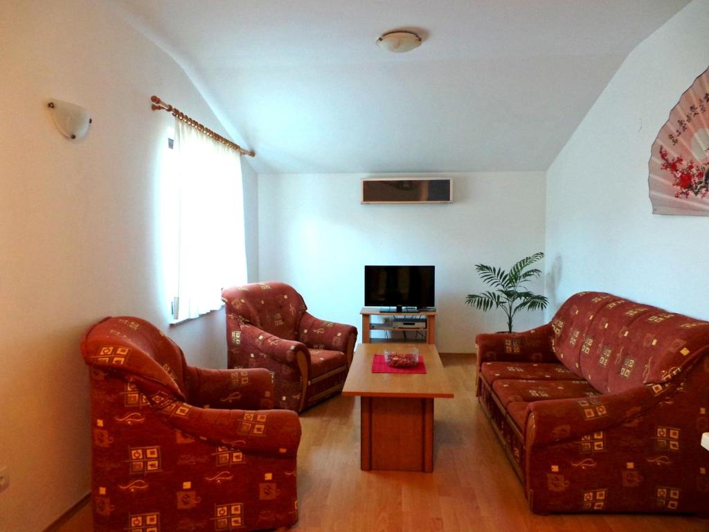 Fotografia z galérie ubytovania Apartments with a parking space Fazana - 7206 vo Fažane