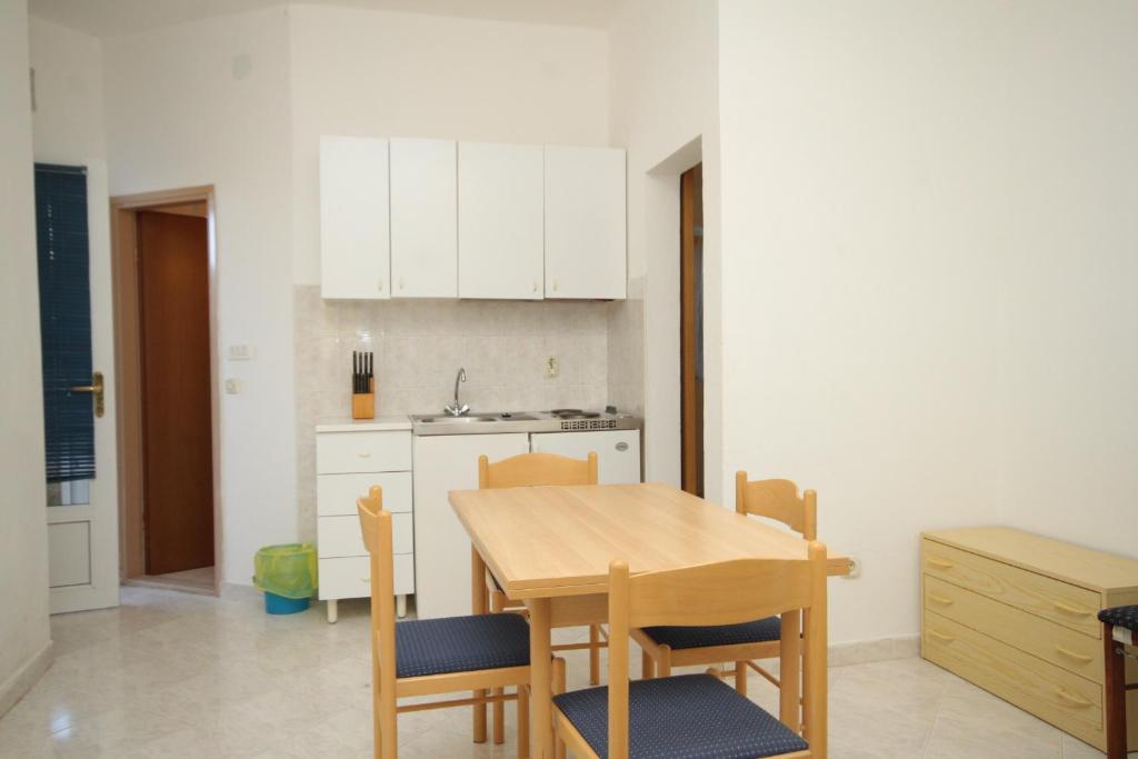 Fotografia z galérie ubytovania Apartments with a parking space Liznjan, Medulin - 7240 v destinácii Ližnjan