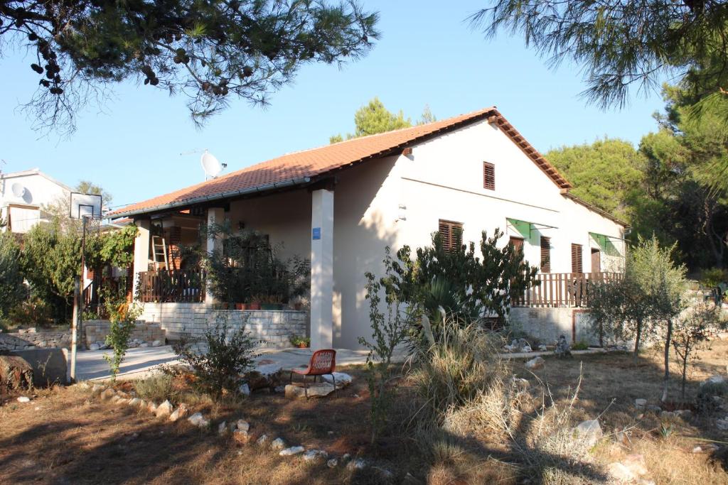 Το κτήριο όπου στεγάζεται  το διαμέρισμα