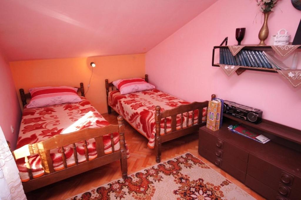 Zdjęcie z galerii obiektu Apartments with a parking space Stinjan, Pula - 7253 w Puli