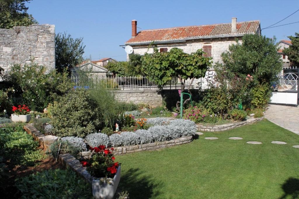 Fotografie z fotogalerie ubytování Holiday house with a parking space Kanfanar, Central Istria - Sredisnja Istra - 7276 v destinaci Kanfanar