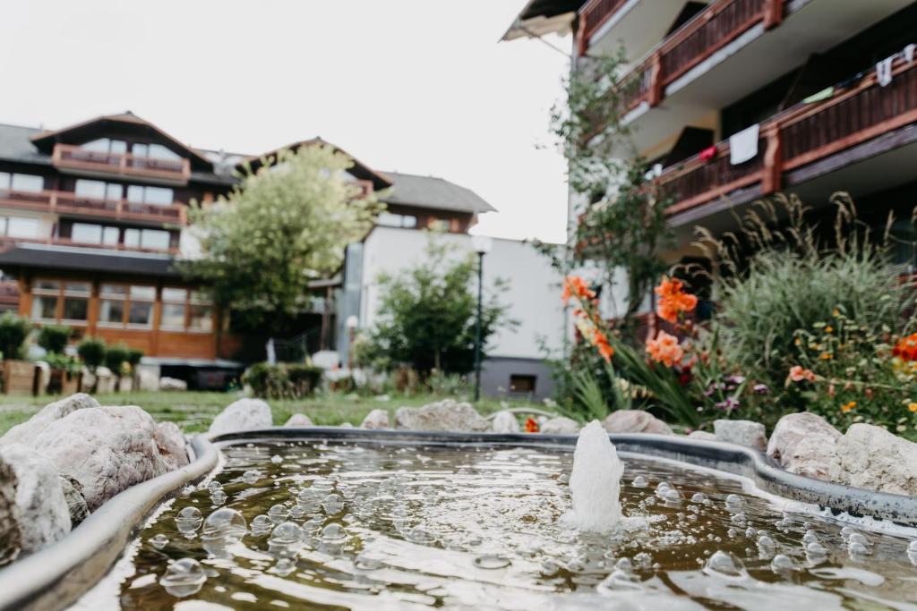 Vonkajšia záhrada v ubytovaní Vitalhotel Gosau