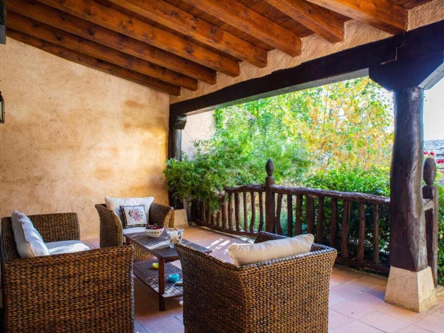 Balkón nebo terasa v ubytování Casa Rural LA LAVANDA Lugar de ensueño en la Alcarria