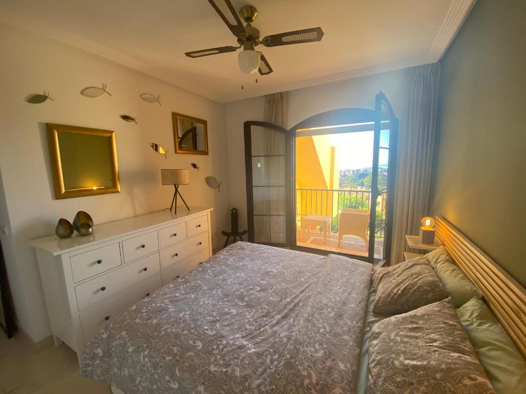 Posteľ alebo postele v izbe v ubytovaní Huge Rooftop Solarium With See View - 3 rooms