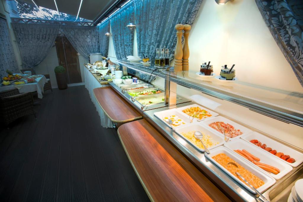 Luxury Family Hotel Royal Palace - Resim 32