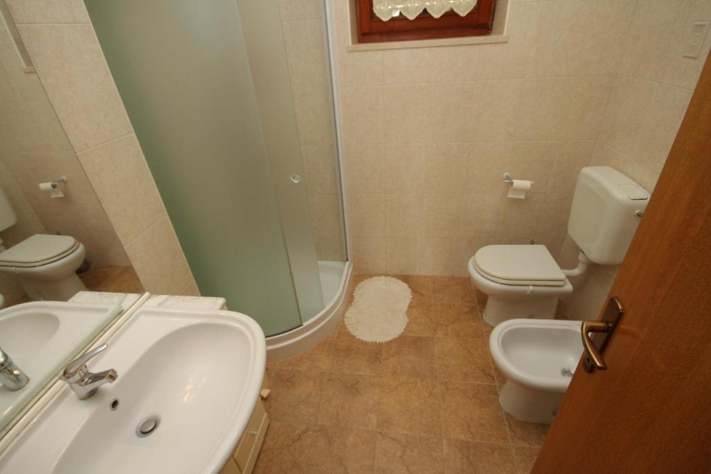 Fotografia z galérie ubytovania Family friendly house with a swimming pool Presika, Labin - 7363 v destinácii Labin