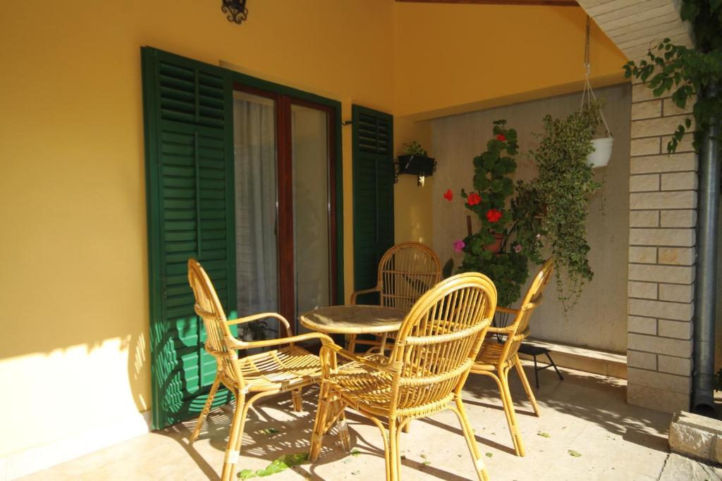 Fotografia z galérie ubytovania Family friendly house with a swimming pool Presika, Labin - 7363 v destinácii Labin