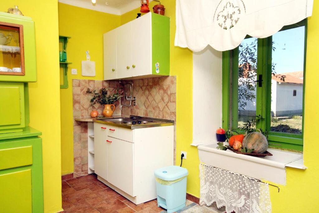 Fotografia z galérie ubytovania Family friendly house with a swimming pool Valtura, Pula - 7324 v destinácii Pula