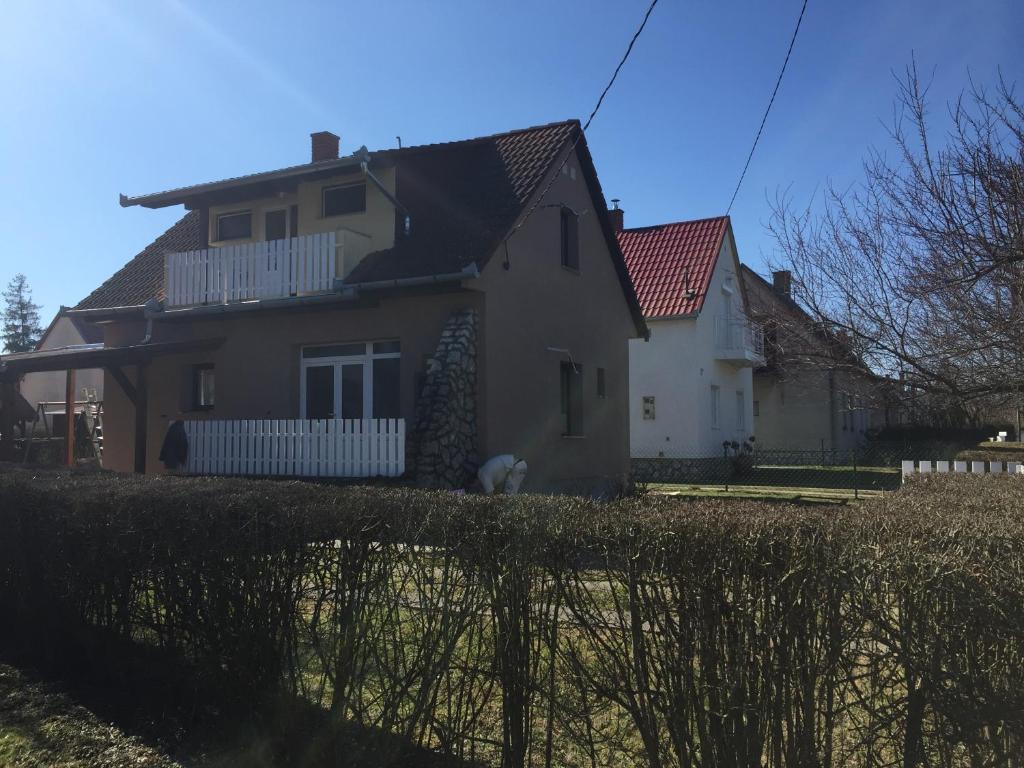 Budova, kde se prázdninový dům nachází