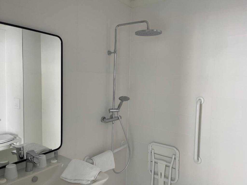 Koupelna v ubytování Hôtel de la Glane