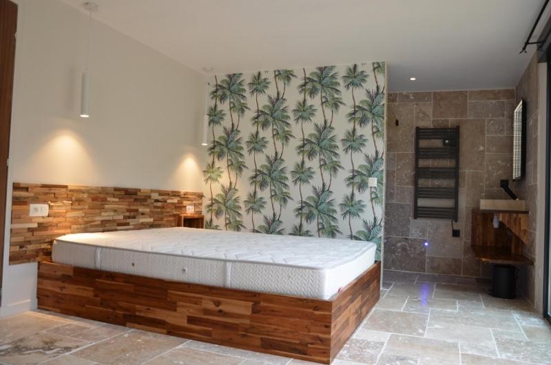 Posteľ alebo postele v izbe v ubytovaní Charmant logis neuf équipé/Piscine/SPA/Sauna/Gym