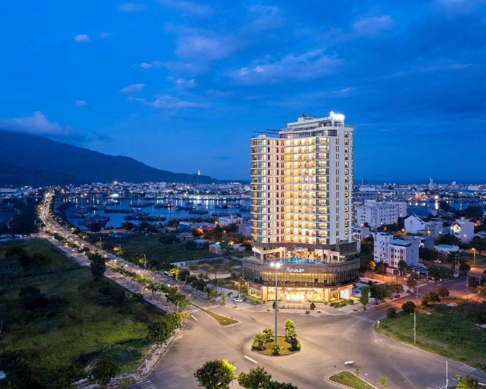 Nespecifikovaný výhled na hory nebo výhled na hory při pohledu z hotelu
