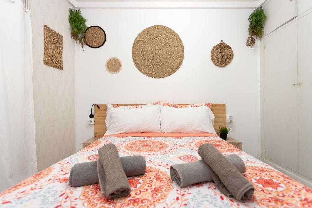 Postel nebo postele na pokoji v ubytování Big Room Happy Alicante