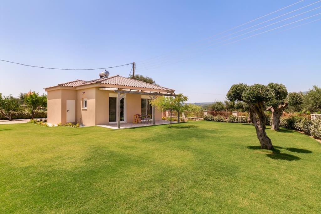 Fotografie z fotogalerie ubytování Dimitra's sunny villa v destinaci Mirsinokhórion