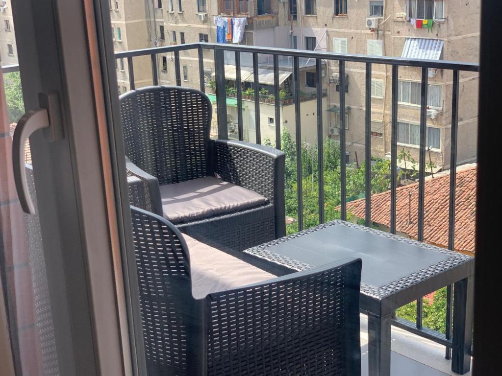 Modern cozy apt w/in 10 min walk from main square - Imazhi 5