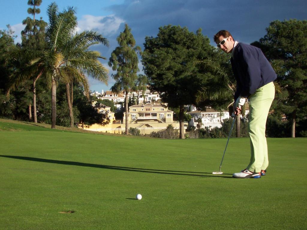 Golf v apartmánu nebo okolí