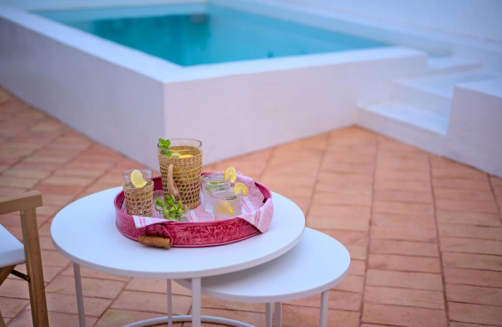 Bazén v ubytování Hotel Casa Ernestina nebo v jeho okolí