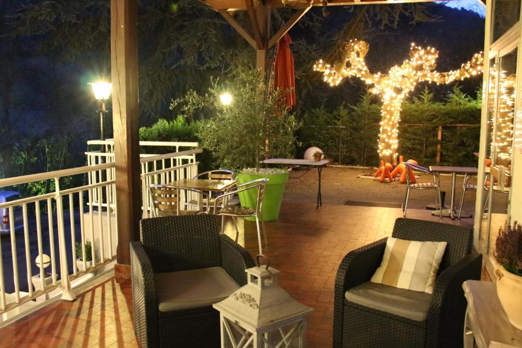 Balkón nebo terasa v ubytování Hôtel Spa & Restaurant Ô Pervenches