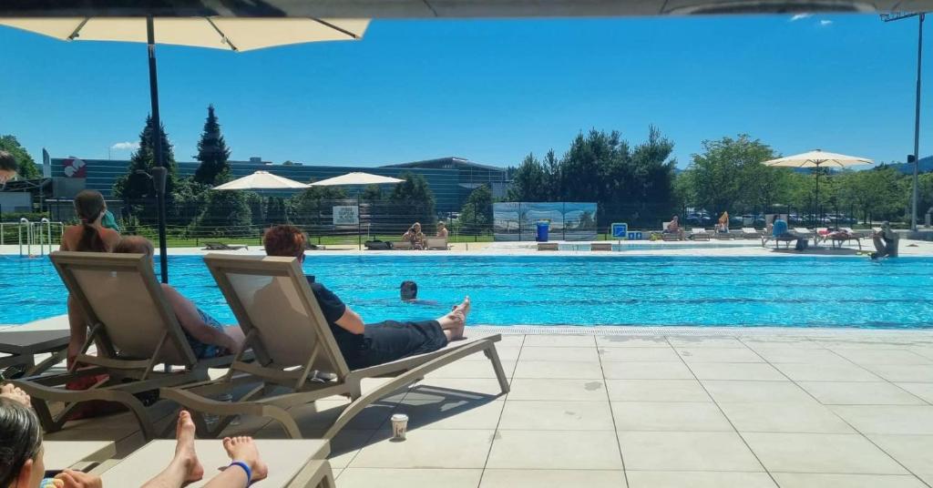 Bazén v ubytování Apartment Rozika nebo v jeho okolí