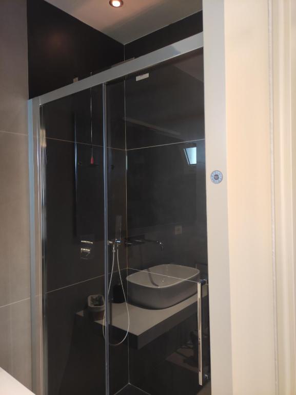 Łazienka w obiekcie Live Home Rooms