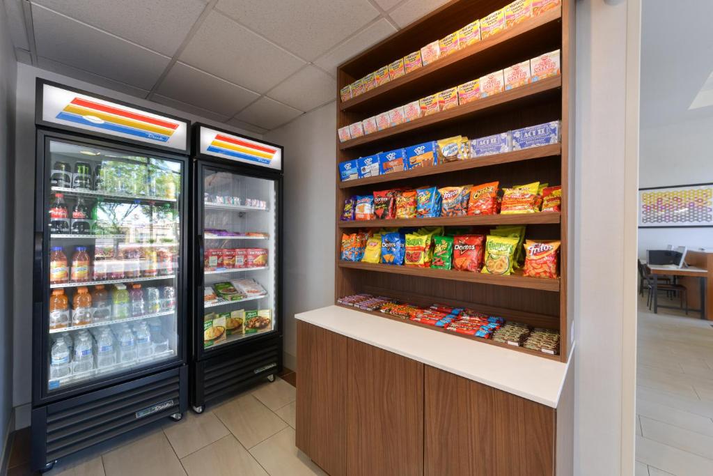 Holiday Inn Express Madera by IHG photo