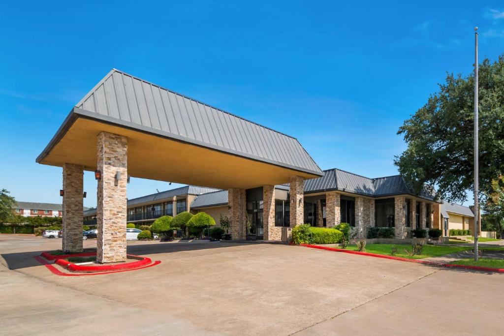 Gallery image of Red Roof Inn & Conference Center McKinney in McKinney