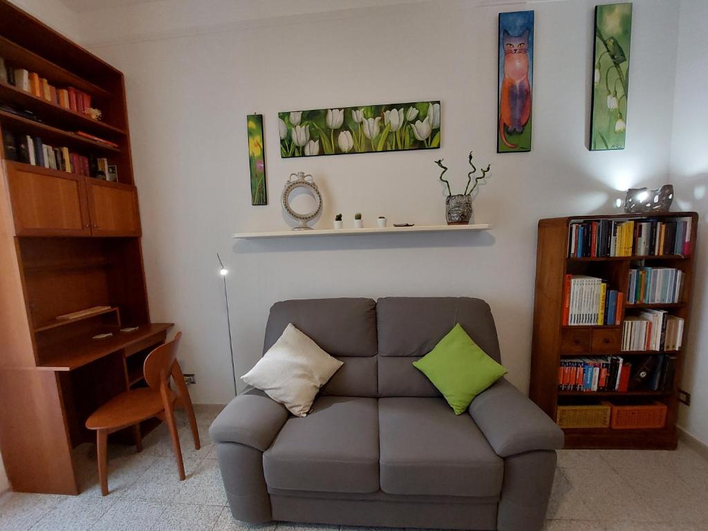 C r a zy for RHome - One-Bedroom Apartment