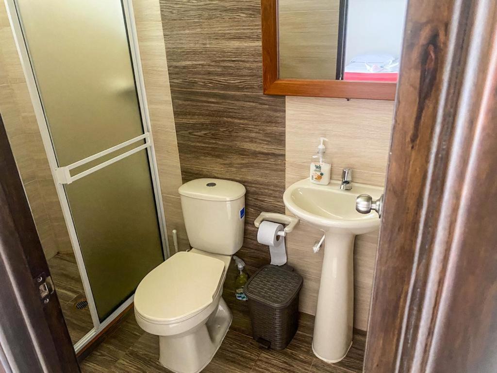 Koupelna v ubytování Aparta-Hotel LENEMBERGER