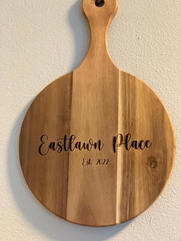 Eastlawn Place cozy 2 bdrm townhome near downtown San Antonio - Casa De Dos Dormitorios