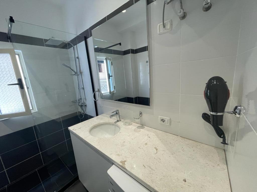 Domi Luxury beach view apartments in Saranda - Image 7