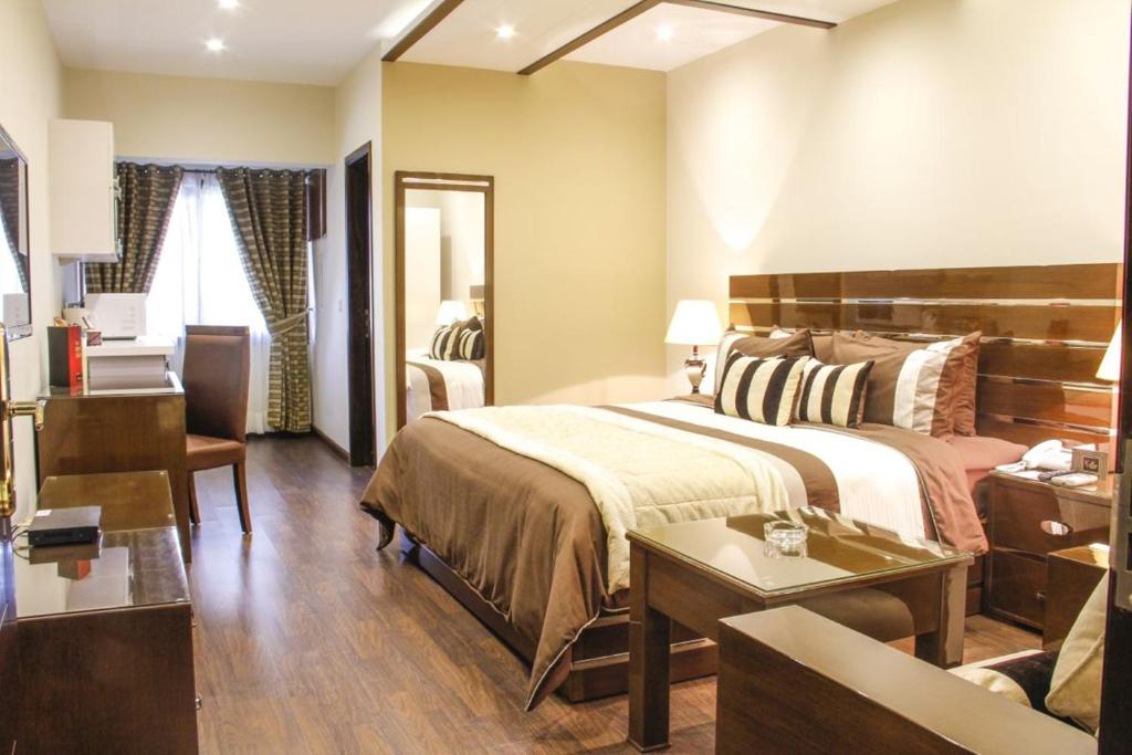 Royaute Luxury Suites and Hotel Gulberg Lahore - Suite Ejecutiva