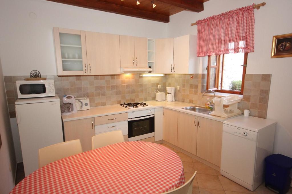 Fotografia z galérie ubytovania Apartments by the sea Slano, Dubrovnik - 9013 v Slano