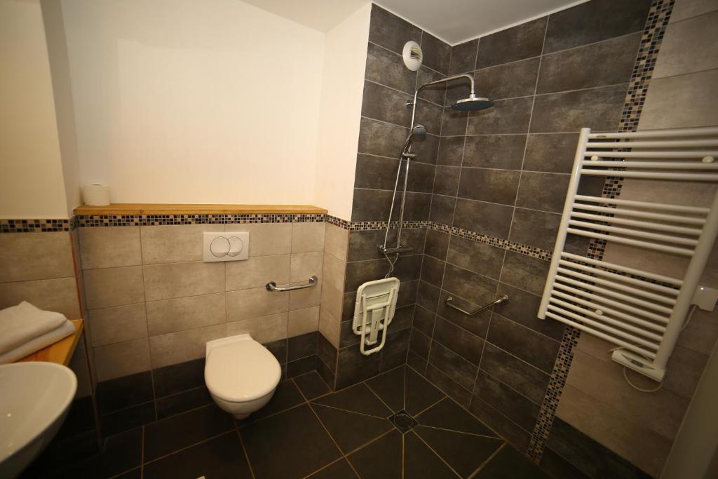LOGIS Hôtel & Restaurant - Le Manoir de Gavrelle - Twin Room