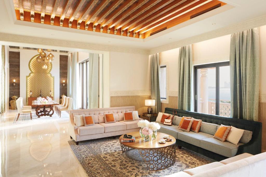 Jumeirah Al Qasr Dubaiにあるシーティングエリア