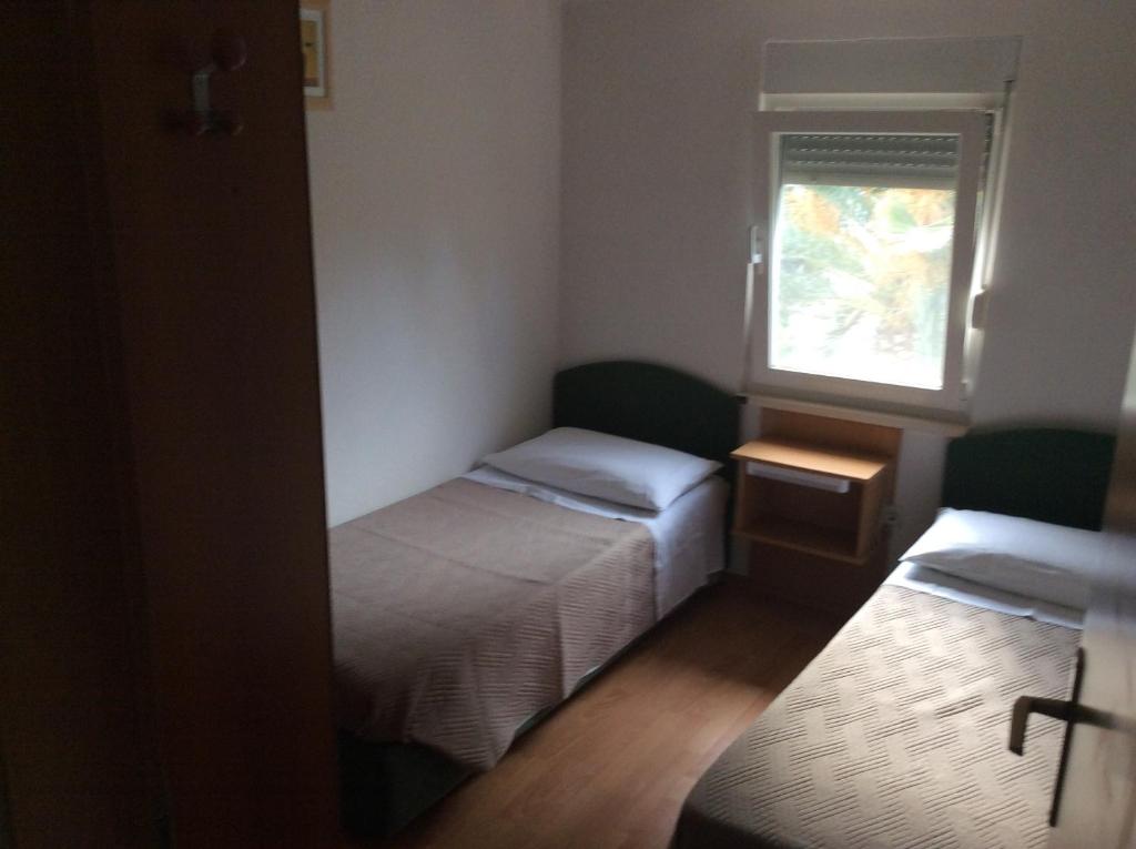 Fotografia z galérie ubytovania Apartments by the sea Verunic, Dugi otok - 8105 v destinácii Veli Rat