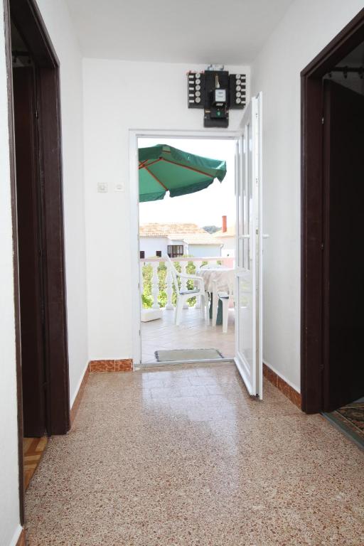 Fotografia z galérie ubytovania Apartments by the sea Verunic, Dugi otok - 8104 v destinácii Veli Rat