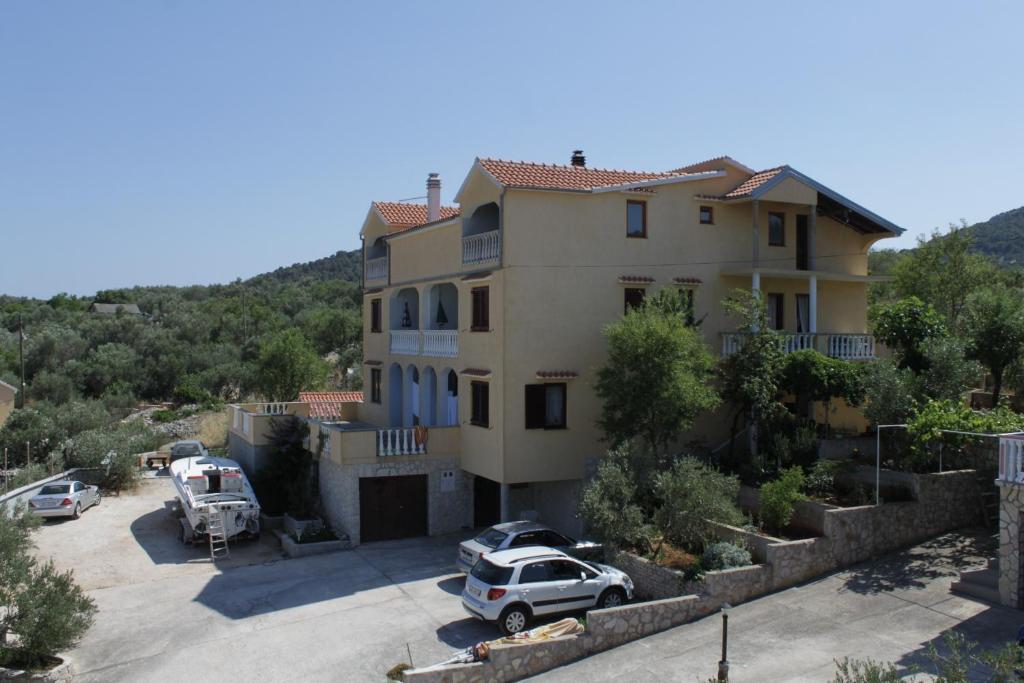 Výhľad na hory alebo výhľad na hory priamo z apartmánu