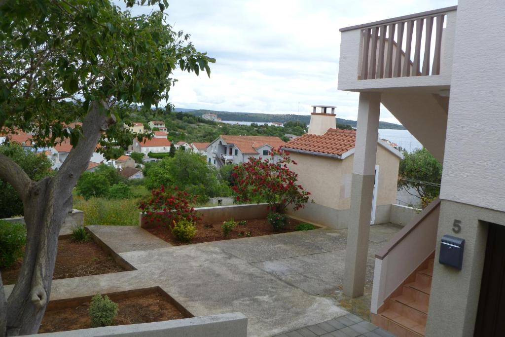 Balkón alebo terasa v ubytovaní Apartments with a parking space Sali, Dugi otok - 8154
