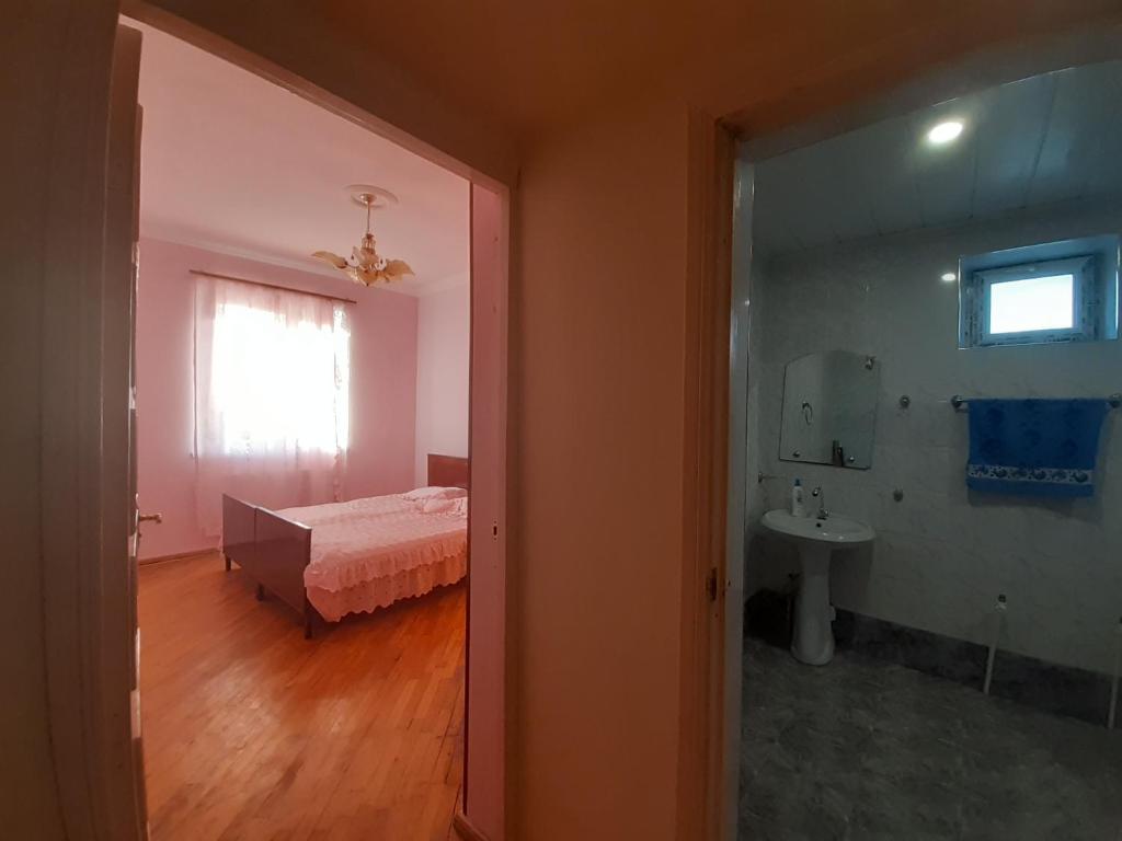 Postel nebo postele na pokoji v ubytování Guest House Sevan