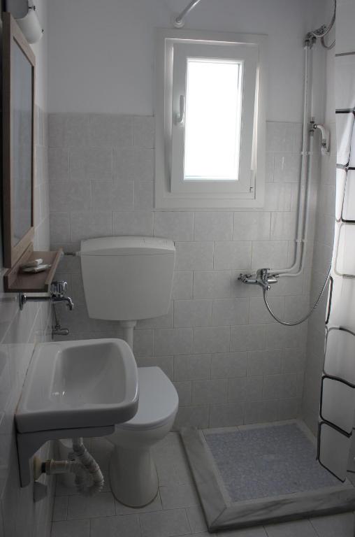 Koupelna v ubytování Eirini's Rooms