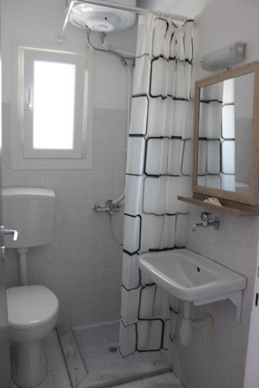 Koupelna v ubytování Eirini's Rooms